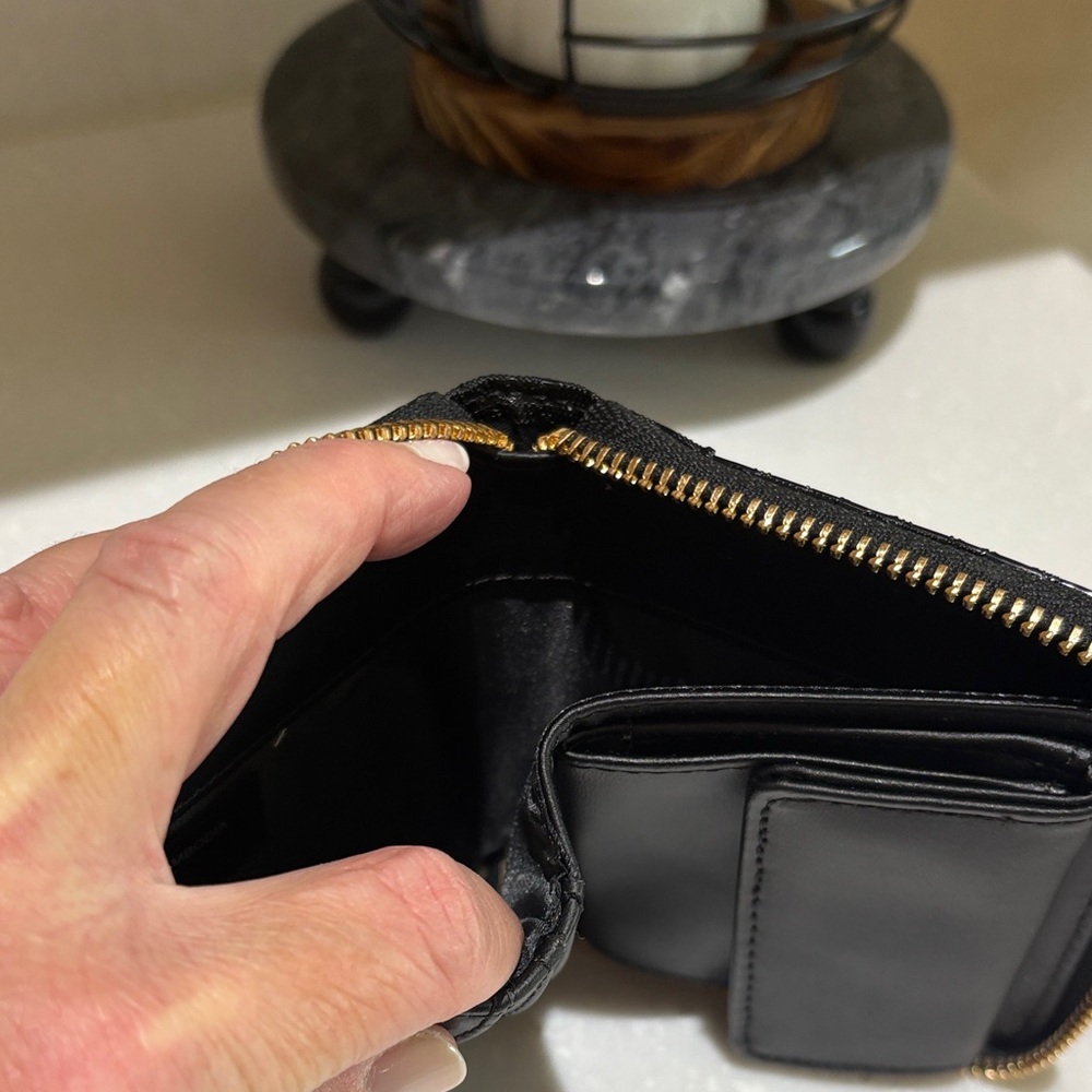 GUESS Black Embossed Wallet and Keychain Set - Picture 7 of 9